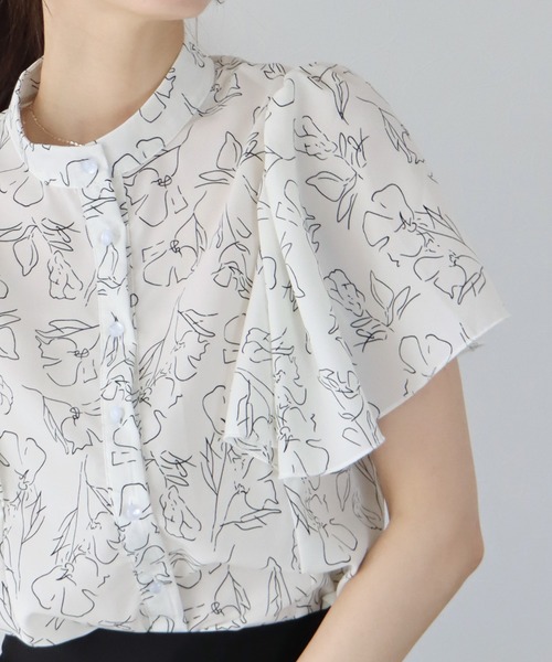 BLUEEAST（ブルーイースト）の「ドット＆花柄フレアケープスリーブ