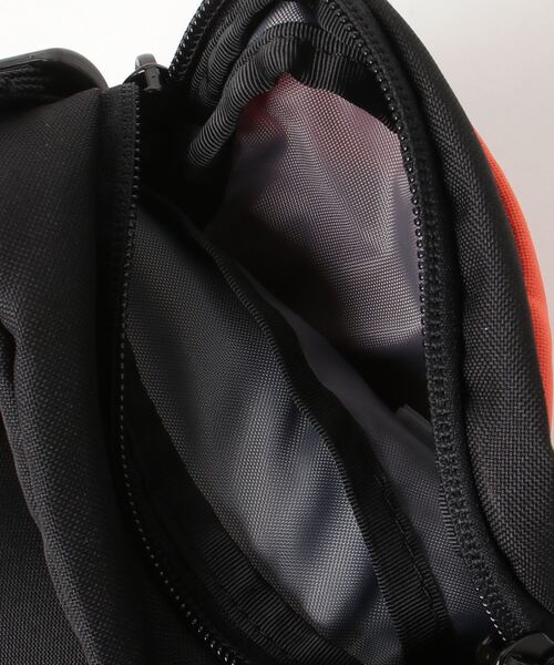 THE NORTH FACE(ザノースフェイス)の「【 海外流通モデル 】 THE NORTH FACE / ノースフェイス JESTER CROSSBODY クロス ボディバッグ(ボディバッグ/ウエストポーチ・メンズ・その他1/ブラック・FREE)」の6枚目の写真