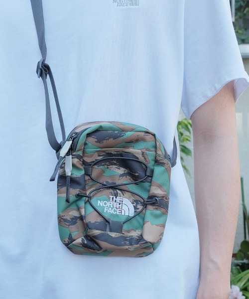 THE NORTH FACE(ザノースフェイス)の「【 海外流通モデル 】 THE NORTH FACE / ノースフェイス JESTER CROSSBODY クロス ボディバッグ(ボディバッグ/ウエストポーチ・メンズ・その他1/ブラック・FREE)」の5枚目の写真