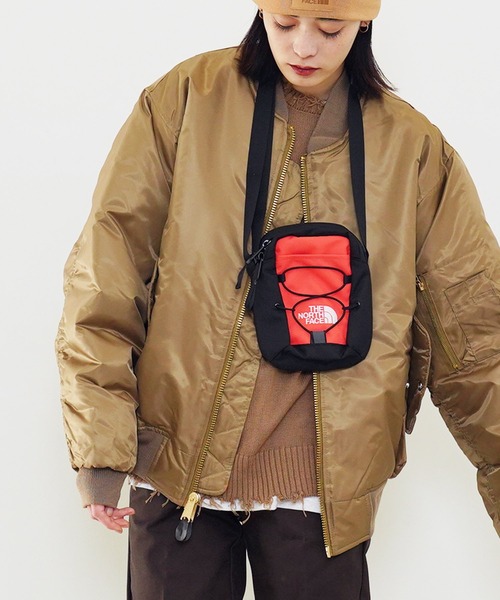THE NORTH FACE(ザノースフェイス)の「【 海外流通モデル 】 THE NORTH FACE / ノースフェイス JESTER CROSSBODY クロス ボディバッグ(ボディバッグ/ウエストポーチ・メンズ・その他1/ブラック・FREE)」の16枚目の写真