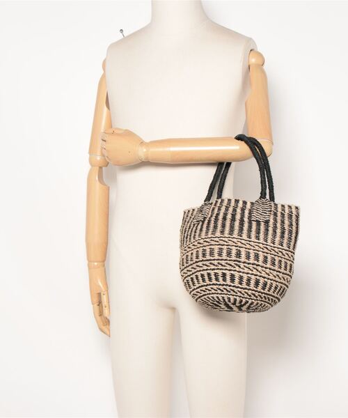 新品未使用　EARTH MADE アースメイド　完売品　かごバッグ EARTH MADE（アースメイド） スキップいちご かごバッグ
