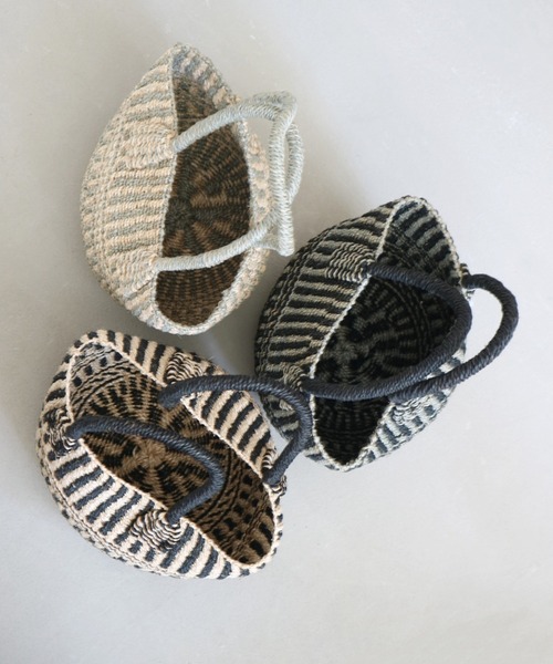 EARTH MADE（アースメイド）の「ABACA KENYA BAG（かごバッグ・レディース・ブラック/グレー/ナチュラル・FREE）」の5枚目の写真