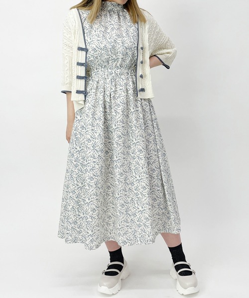 179/WG（イチナナキュウダブルジー）の「ポプリン花柄ワンピース（ワンピース・レディース・オフホワイト/グレー/ネイビー・MEDIUM）」の8枚目の写真