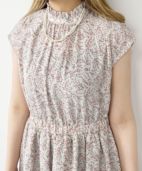 179/WG（イチナナキュウダブルジー）の「ポプリン花柄ワンピース（ワンピース・レディース・オフホワイト/グレー/ネイビー・MEDIUM）」の10枚目の写真