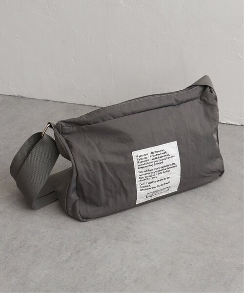 VENCEEXCHANGE（ヴァンスエクスチェンジ）の「ダーシーショルダーバッグ（ショルダーバッグ・レディース・グレー/ブラック/オフホワイト/グリーン系/ベージュ/ブルー・FREE）」の3枚目の写真