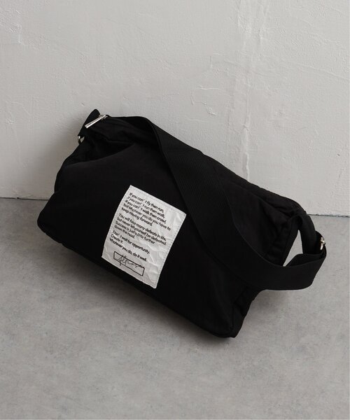 VENCEEXCHANGE（ヴァンスエクスチェンジ）の「ダーシーショルダーバッグ（ショルダーバッグ・レディース・グレー/ブラック/オフホワイト/グリーン系/ベージュ/ブルー・FREE）」の2枚目の写真