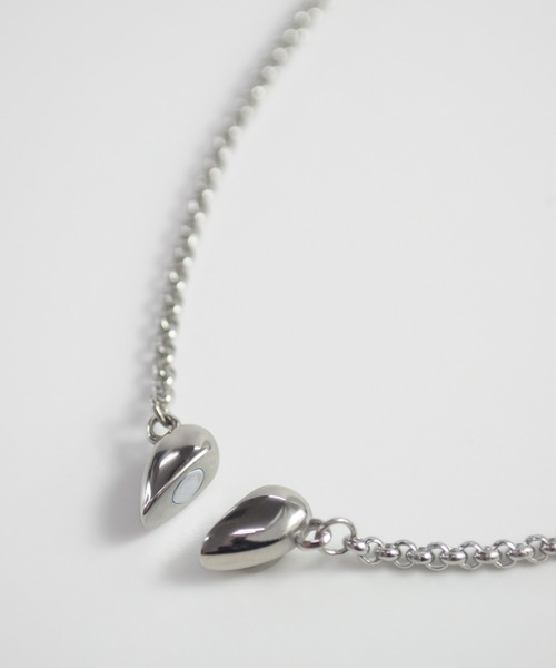 ieLS（イエルズ）の「金属アレルギー対応「ieLS」ステンレス　ミニハートマグネットネックレス　LSN231006（ネックレス・メンズ・シルバー/ゴールド/シルバー×ゴールド・40cm/50cm）」の13枚目の写真