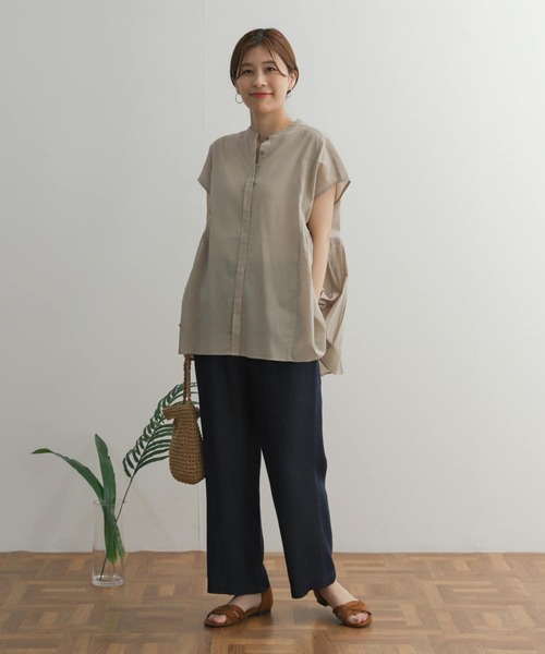 URBAN RESEARCH DOORS(アーバンリサーチドアーズ)の「コットンボイルサイドギャザーブラウス(シャツ/ブラウス・レディース・グリーン/ベージュ系その他/ブラック/オフホワイト・MEDIUM)」の7枚目の写真