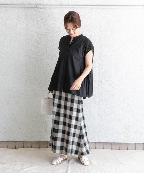 URBAN RESEARCH DOORS(アーバンリサーチドアーズ)の「コットンボイルサイドギャザーブラウス(シャツ/ブラウス・レディース・グリーン/ベージュ系その他/ブラック/オフホワイト・MEDIUM)」の17枚目の写真