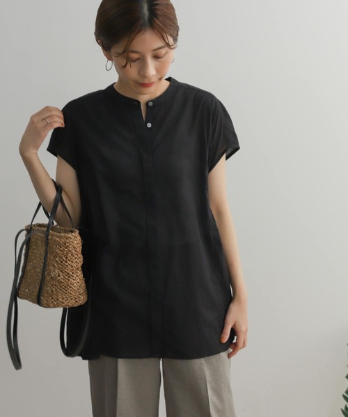 URBAN RESEARCH DOORS(アーバンリサーチドアーズ)の「コットンボイルサイドギャザーブラウス(シャツ/ブラウス・レディース・グリーン/ベージュ系その他/ブラック/オフホワイト・MEDIUM)」の20枚目の写真