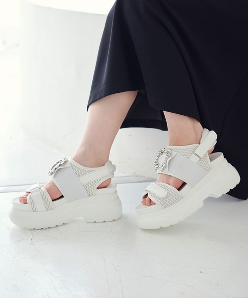 KOBE LETTUCE（コウベレタス）の「ビジューベルクロ厚底サンダル（サンダル・レディース・ホワイト/ブラック・S/L/LL/M）」の8枚目の写真