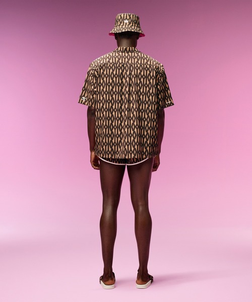 adidas（アディダス）の「半袖スイム カバーアップシャツ（オールジェンダー） / アディダスオリジナルス adidas Originals（チューブトップ・メンズ・ブラウン・XX-LARGE/X-SMALL/X-LARGE/MEDIUM）」の2枚目の写真