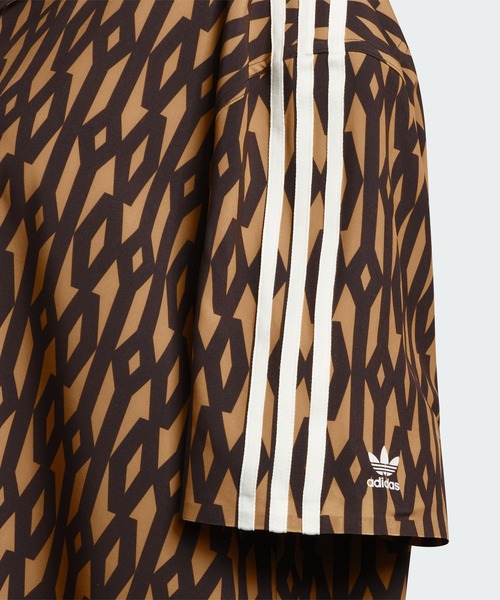 adidas（アディダス）の「半袖スイム カバーアップシャツ（オールジェンダー） / アディダスオリジナルス adidas Originals（チューブトップ・メンズ・ブラウン・XX-LARGE/X-SMALL/X-LARGE/MEDIUM）」の3枚目の写真