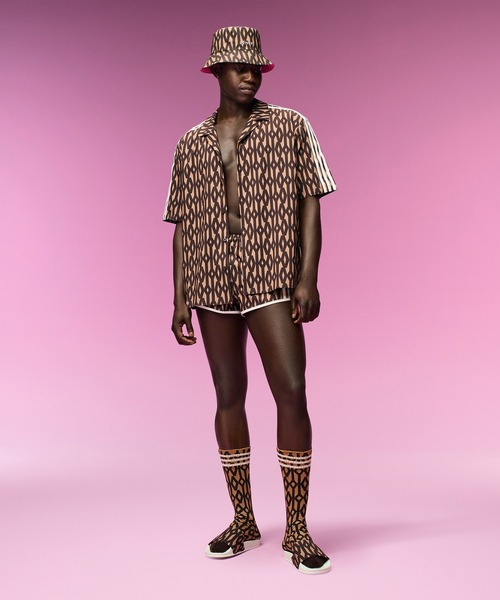 adidas（アディダス）の「半袖スイム カバーアップシャツ（オールジェンダー） / アディダスオリジナルス adidas Originals（チューブトップ・メンズ・ブラウン・XX-LARGE/X-SMALL/X-LARGE/MEDIUM）」の6枚目の写真