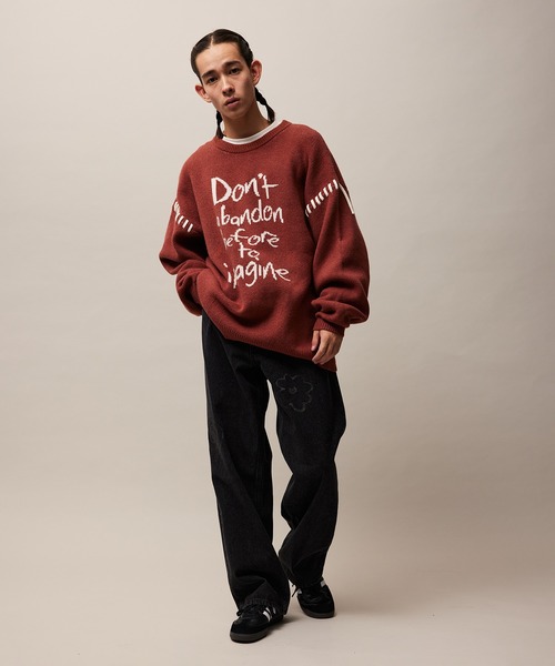 re_k by JUNRED（レクバイジュンレッド）の「re_k by JUNRED / ハンドステッチレタリングジャガードニット（ニット/セーター・メンズ・オレンジ系その他2/ライトグレー/チャコールグレー・S/M/L）」の5枚目の写真