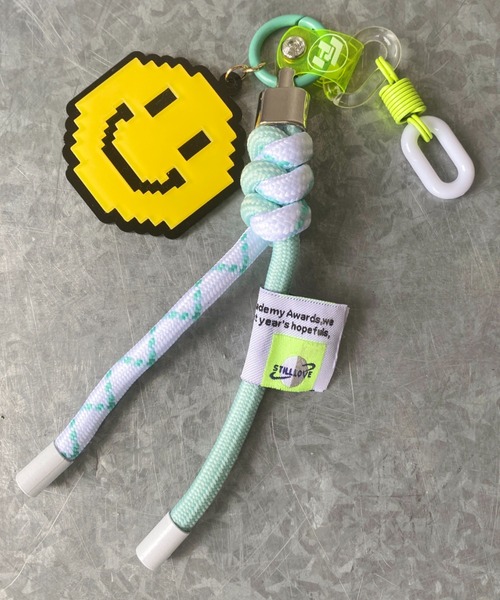 Y2K SYNAPSE FACTORY（ワイツーケー シナプスファクトリー）の「Handmade Paracord Keychain1（スマホグッズ・レディース・ライラック系1/ライトグリーン系2/ピンク系1/ライラック系2/ライトグリーン系1・FREE）」の3枚目の写真