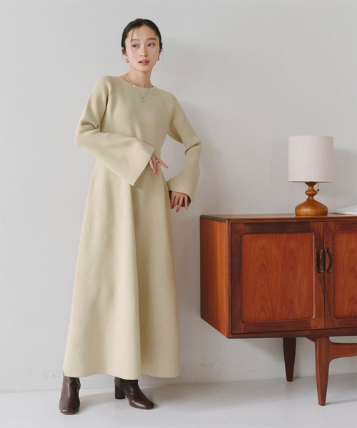 マルティニーク　ネイビー フレアスリーブ ニットワンピース マルティニーク ネイビー フレアスリーブ ニットワンピース