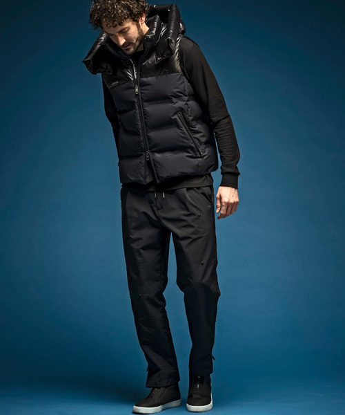 1PIU1UGUALE3 RELAX (ウノピゥウノウグァーレトレ リラックス)の「1PIU1UGUALE3 RELAX × +phenix(ウノピゥウノウグァーレトレ リラックス)コンビダウンベスト WINDSTOPPERR BY GORE-TEX LABS(ダウンベスト・メンズ・ネイビー/ブラック・XL/S/XXL/M/L)」の13枚目の写真