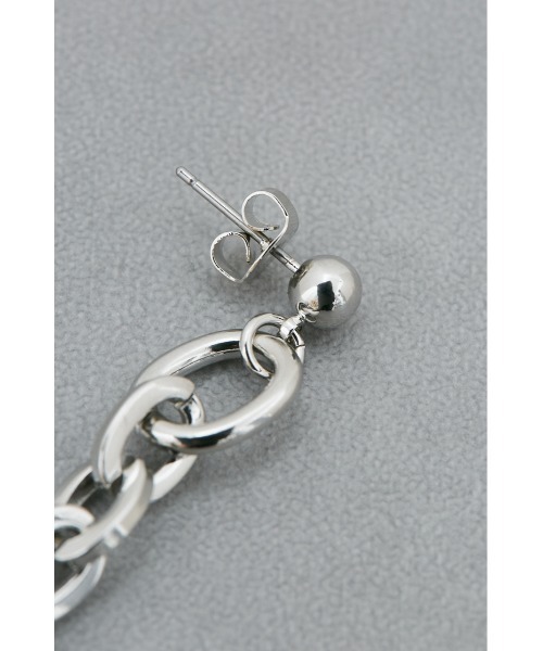 AZUL by moussy（アズールバイマウジー）の「アシンメトリーチェーンピアス（ピアス（両耳用）・レディース・シルバー/ゴールド系その他・FREE）」の5枚目の写真