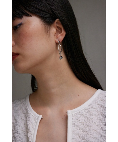 AZUL by moussy（アズールバイマウジー）の「アシンメトリーチェーンピアス（ピアス（両耳用）・レディース・シルバー/ゴールド系その他・FREE）」の7枚目の写真