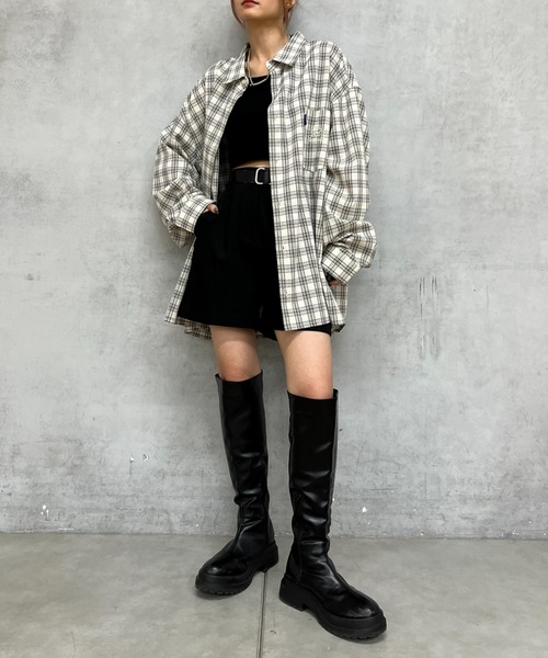 WHO'S WHO gallery（フーズフーギャラリー）の「《ZOZO限定》COOPER FACTレギュラー刺繍ビッグシャツ（シャツ/ブラウス・レディース・ブラック/サックスブルー/ネイビー/ベージュ/ブルー系その他/チャコールグレー・FREE）」の8枚目の写真