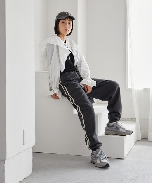 FREAK'S STORE（フリークスストア）の「限定展開　Gerry Cosby × FREAK'S STORE/ジェリーコスビー　Cosby別注 ラインスウェットパンツ（スウェットパンツ・レディース・ブラック/ナチュラル/ネイビー・SMALL/MEDIUM）」の5枚目の写真