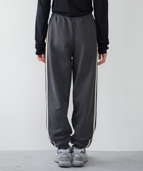 FREAK'S STORE（フリークスストア）の「限定展開　Gerry Cosby × FREAK'S STORE/ジェリーコスビー　Cosby別注 ラインスウェットパンツ（スウェットパンツ・レディース・ブラック/ナチュラル/ネイビー・SMALL/MEDIUM）」の11枚目の写真