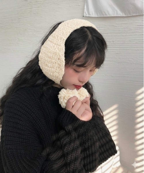 Burner（バーナー）の「【OKUOKU　0909】耳当て 手編みニット もこもこ  ポンポン紐付き  イヤマフ イヤーマフ oku-earmuff-630294515790-11（イヤーマフ・レディース・ブラック/グレー/ベージュ/アイボリー/ワイン/レッド/ホワイト/オフホワイト/モカ/スモークグレー/ホワイト系その他/ブラック系その他/レッド系その他/ブラウン/ブラック系その他2/ホワイト系その他2/ライトブラウン/グレー系その他/イエロー/グリーン/ベージュ系その他/D/C/B/A/E・FREE）」の5枚目の写真