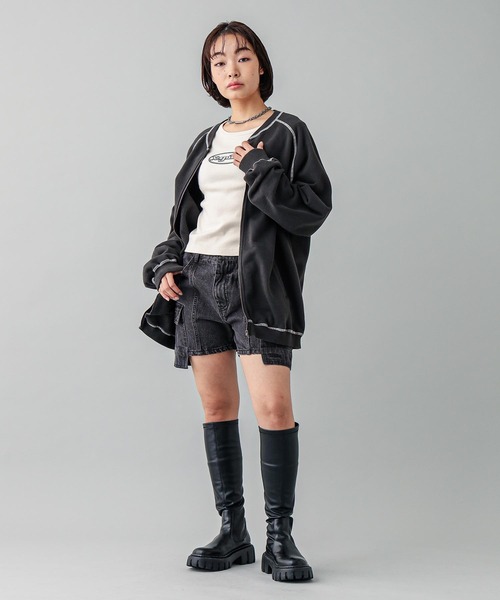 X-girl（エックスガール）の「EMBLEM OVAL LOGO L/S BABY TEE（Tシャツ/カットソー・レディース・ベージュ/ホワイト/ブラック・S/M）」の19枚目の写真