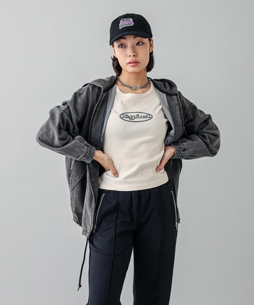 X-girl（エックスガール）の「EMBLEM OVAL LOGO L/S BABY TEE（Tシャツ/カットソー・レディース・ベージュ/ホワイト/ブラック・S/M）」の20枚目の写真