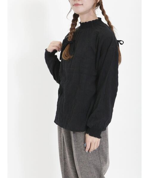 Samansa Mos2(サマンサ モスモス)の「襟シャーリングブラウス(シャツ/ブラウス・レディース・ブルー/ブラック/オフホワイト/モカ・F)」の13枚目の写真