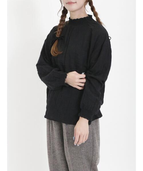 Samansa Mos2(サマンサ モスモス)の「襟シャーリングブラウス(シャツ/ブラウス・レディース・ブルー/ブラック/オフホワイト/モカ・F)」の14枚目の写真