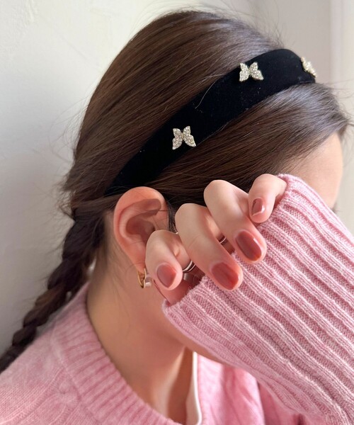 fredy emue（フレディエミュ）の「チョウベロアカチューシャ（カチューシャ・レディース・ブラック・FREE）」の2枚目の写真