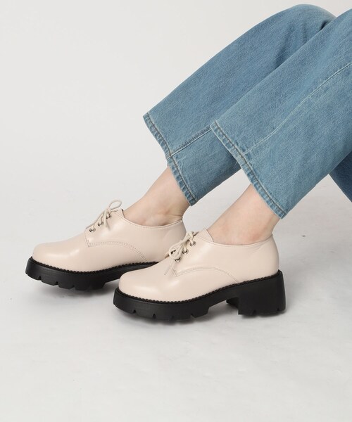 cs T&P（シーエスティーアンドピー）の「【抗菌・消臭】レースアップオックスフォードパンプス（パンプス・レディース・ブラック系8/アイボリー/ブラック系5・LL/M/L/S）」の11枚目の写真