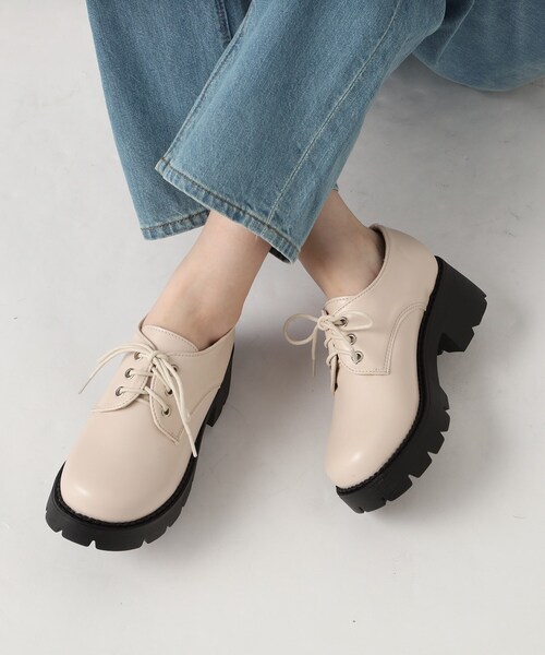 cs T&P（シーエスティーアンドピー）の「【抗菌・消臭】レースアップオックスフォードパンプス（パンプス・レディース・ブラック系8/アイボリー/ブラック系5・LL/M/L/S）」の6枚目の写真