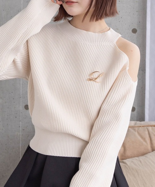 clear（クリア）の「≪再入荷≫ブローチ付き肩スリット畦編み長袖ニットトップス[大人 フェミニン]（ニット/セーター・レディース・ピンクベージュ/ブラック/アイボリー・F）」の2枚目の写真
