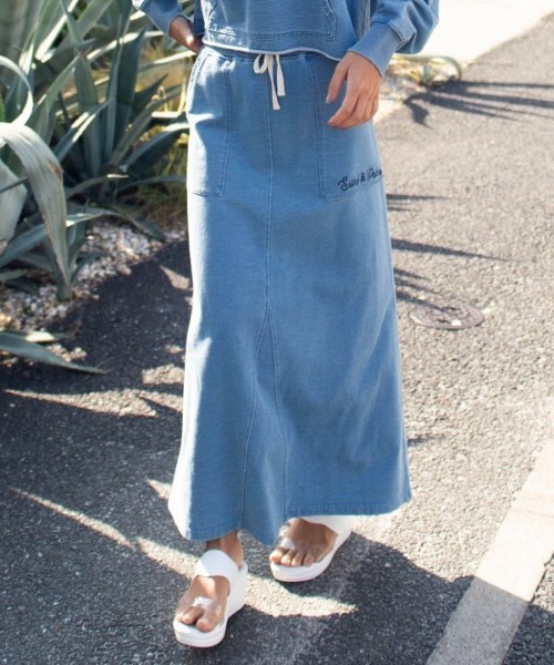 Kahiko(カヒコ)の「【Kahiko】SURF&Palms モクホロロングスカート(スカート・レディース・ライトブルー/ダークブルー・FREE)」の1枚目の写真