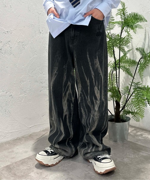 sedacle（セダクル）の「ニュアンスブリーチ加工デニム（デニムパンツ・メンズ・ブラック/インディゴブルー・SMALL/MEDIUM/LARGE）」の11枚目の写真