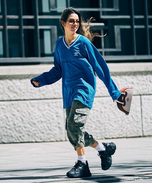 adidas(アディダス)の「adidas OZTHEMIS オズテミス WOMENS【SP】(スニーカー・レディース・ブラック・23.0cm/23.5cm/24.0cm/24.5cm/25.0cm)」の3枚目の写真