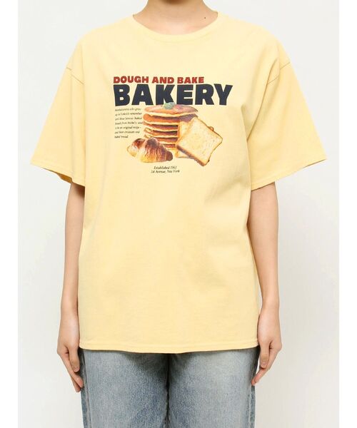 Ungrid(アングリッド)の「BAKERY ロゴTee(Tシャツ/カットソー・レディース・イエロー/チャコールグレー/オフホワイト・FREE)」の12枚目の写真