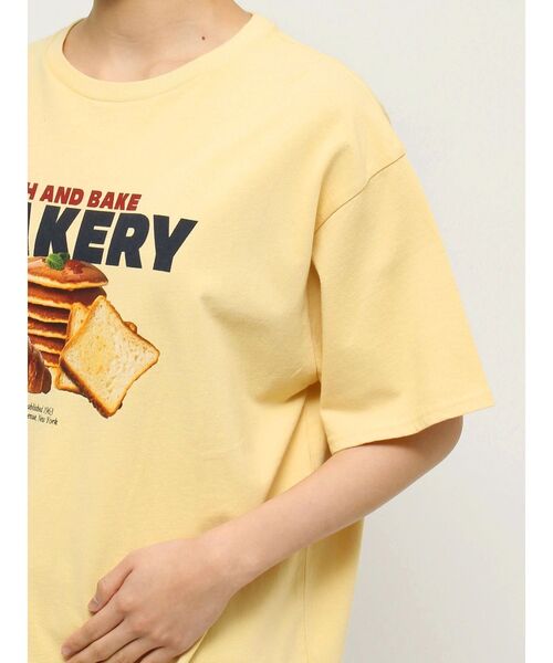Ungrid(アングリッド)の「BAKERY ロゴTee(Tシャツ/カットソー・レディース・イエロー/チャコールグレー/オフホワイト・FREE)」の16枚目の写真