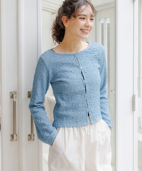 LAKOLE（ラコレ）の「カットジャガードショートカーディガン / 111315（カーディガン/ボレロ・レディース・ブラック/アイボリー/ブルー/イエロー・SMALL/MEDIUM）」の3枚目の写真