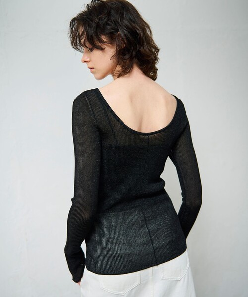 GRACE CONTINENTAL(グレースコンチネンタル)の「ラメシアーリブニットトップ(ニット/セーター・レディース・ベージュ/ブラック/ホワイト・36)」の3枚目の写真