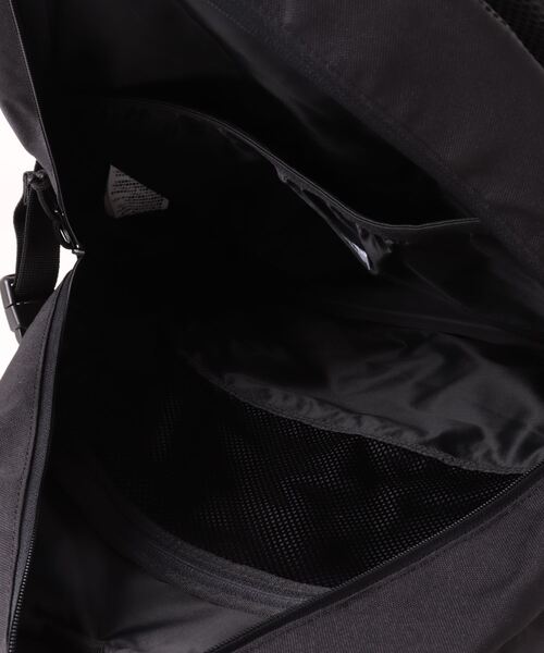 YAKPAK（ヤックパック）の「【YAKPAK】W POCKET BACKPACK　大容量/A4B4収納可（バックパック/リュック・メンズ・ブラック・ﾌﾘ-）」の4枚目の写真
