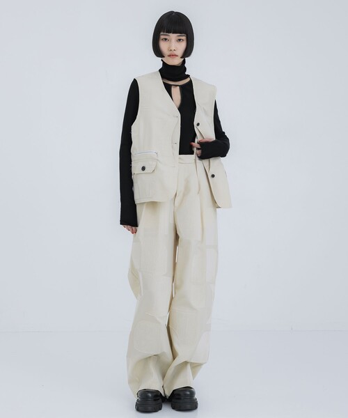 IHNN（イン）の「【IHNN/イン】BONDING FISHING VEST（ベスト・レディース・ベージュ/ブラック・FREE）」の4枚目の写真