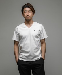 VANQUISH（ヴァンキッシュ）の「VANQUISH / ヴァンキッシュ アイコン エンブロイダリー Vネック半袖Tシャツ（Tシャツ/カットソー）」