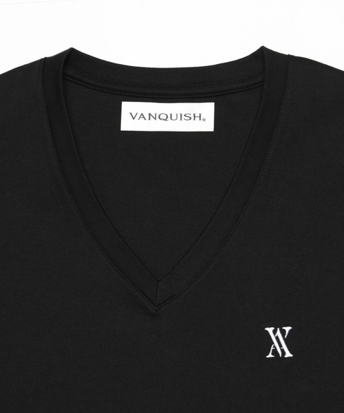 VANQUISH(ヴァンキッシュ)の「VANQUISH / ヴァンキッシュ アイコン エンブロイダリー Vネック半袖Tシャツ(Tシャツ/カットソー・メンズ・ホワイト/ブラック・M/L)」の9枚目の写真