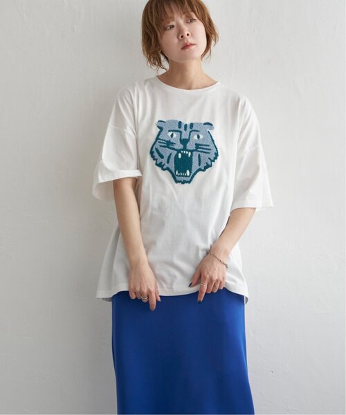 familiar 水色 Tシャツ 女の子と犬刺繍 familiar 水色 Tシャツ 女の子と犬刺繍