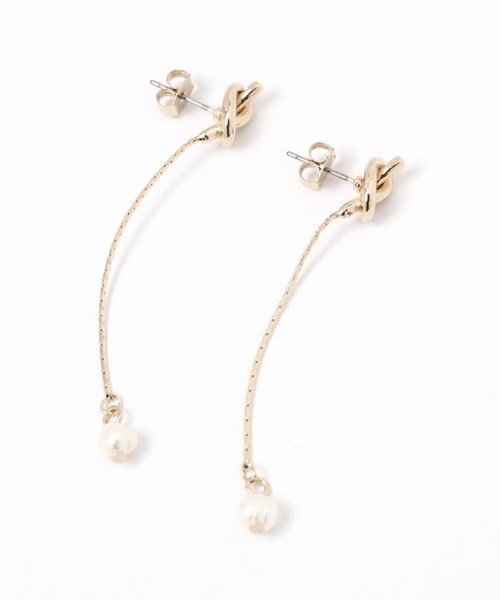 Heather(ヘザー)の「ロングパールピアス 118768(ピアス(両耳用)・レディース・ゴールド/シルバー・ONE SIZE)」の4枚目の写真