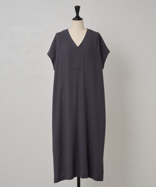 BEARDSLEY（ビアズリー）の「麻調カフタンワンピース